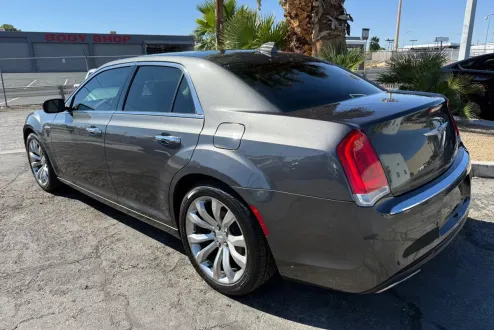 2019 Chrysler 300 Limited photo 3