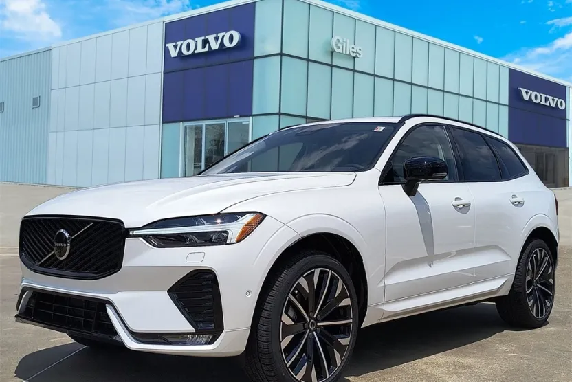 2026 Volvo XC60 B5 photo 1