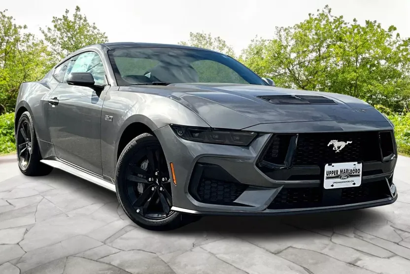 2025 Ford Mustang GT photo 1