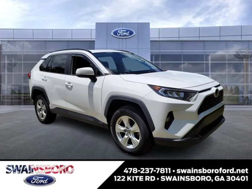 2019 Toyota RAV4 XLE photo 1