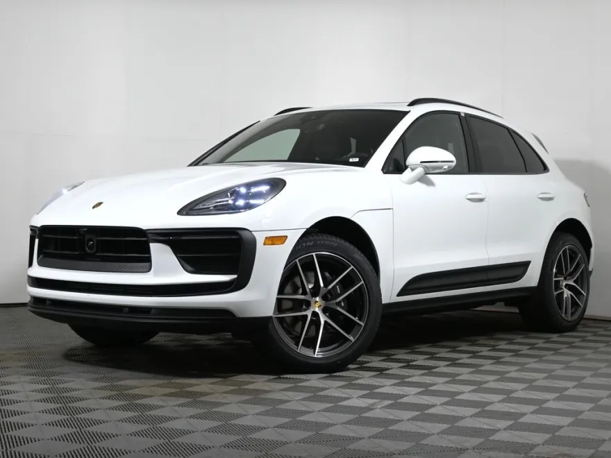 2024 Porsche Macan Base photo 1