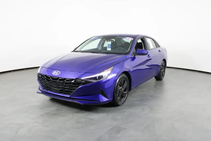 2022 Hyundai Elantra SEL Convenience photo 1