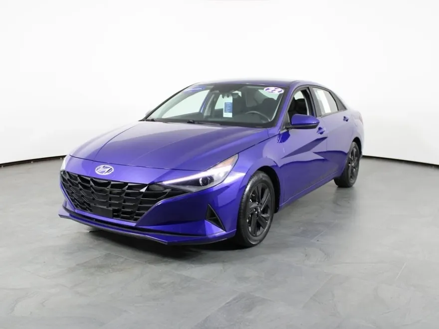 2022 Hyundai Elantra SEL Convenience photo 1