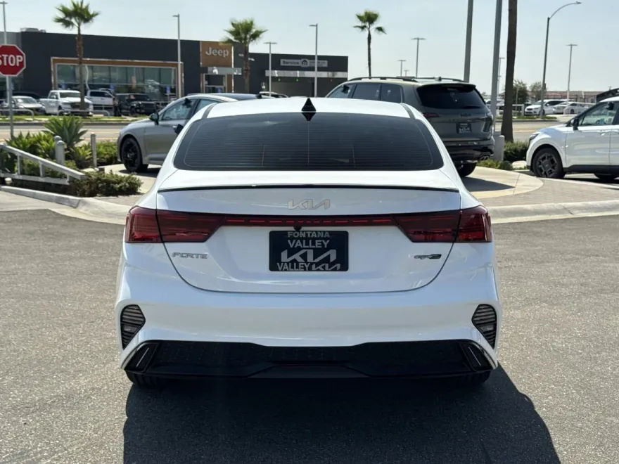 2023 Kia Forte GT-Line photo 1