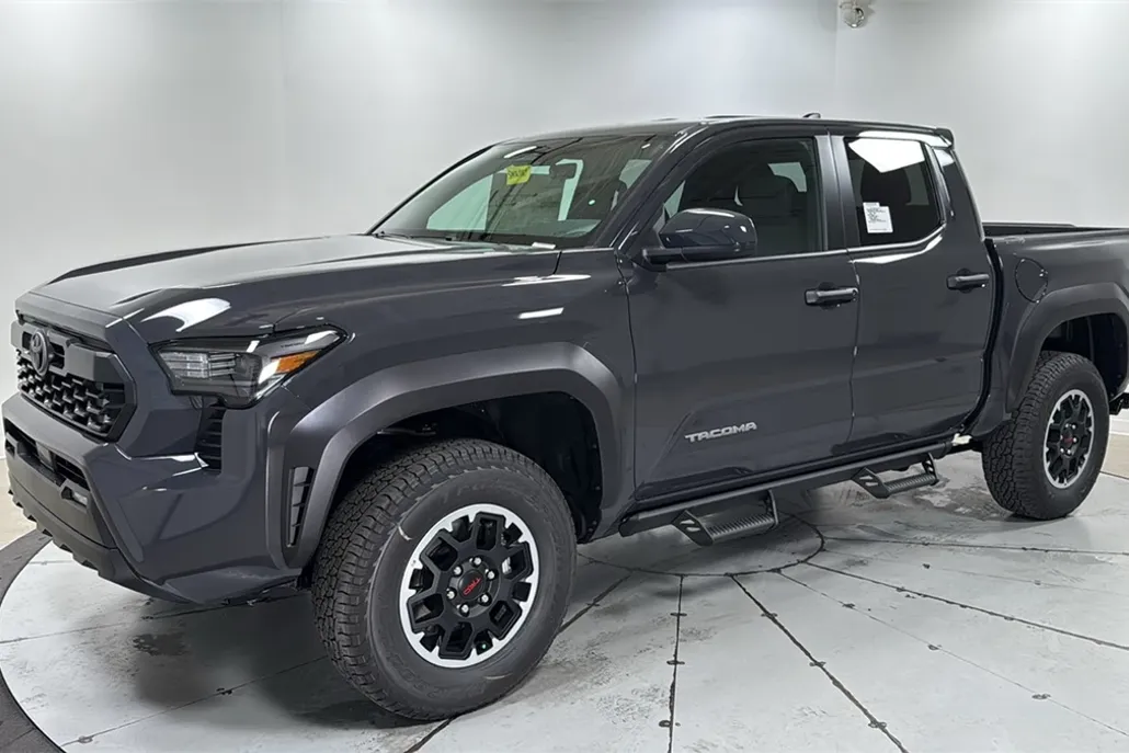 2025 Toyota Tacoma TRD Off-Road Double Cab photo 1