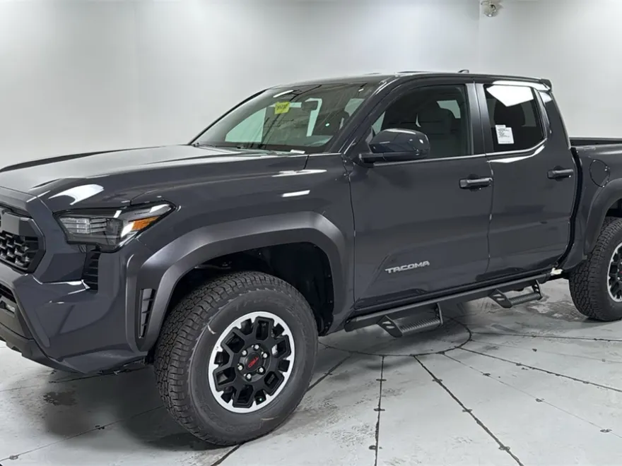 2025 Toyota Tacoma TRD Off-Road Double Cab photo 1