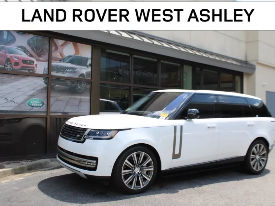 2023 Land Rover Range Rover SE photo 1