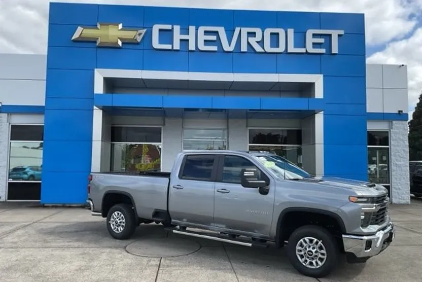 2025 Chevrolet Silverado 2500HD LT photo 1