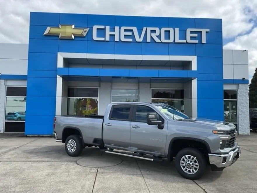 2025 Chevrolet Silverado 2500HD LT photo 1