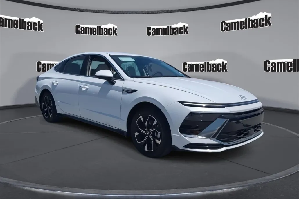 2025 Hyundai Sonata SEL photo 1