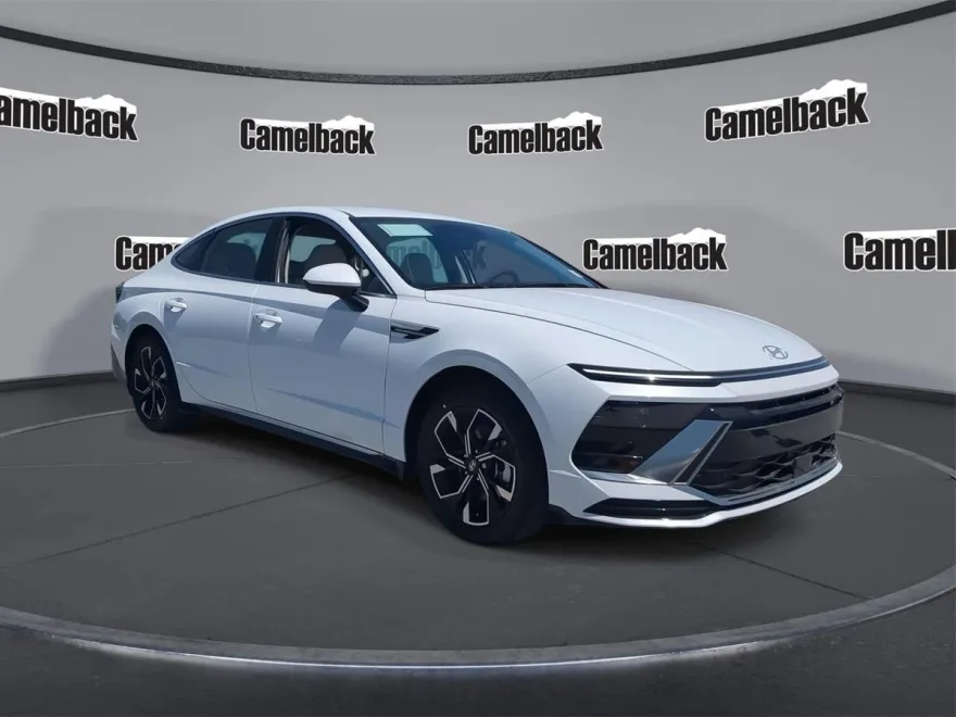 2025 Hyundai Sonata SEL photo 1