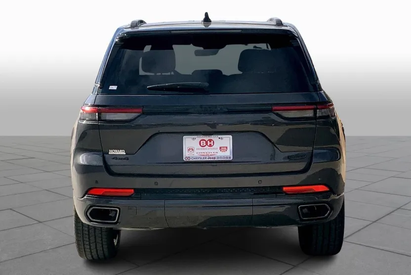 2025 Jeep Grand Cherokee Summit photo 1