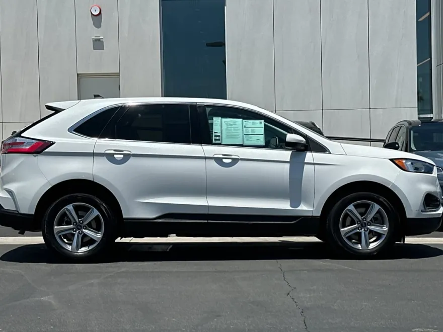 2021 Ford Edge SEL photo 1