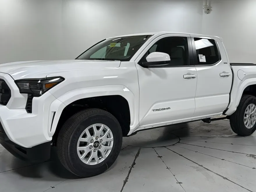 2025 Toyota Tacoma SR5 Double Cab photo 1