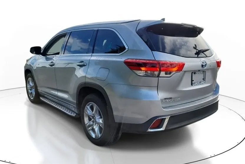 2019 Toyota Highlander Hybrid Limited photo 1