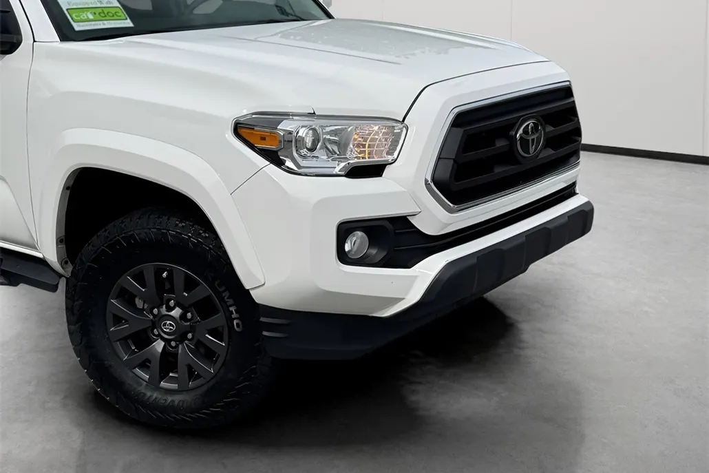 2023 Toyota Tacoma SR5 photo 1