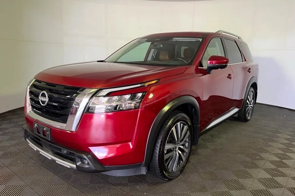 2022 Nissan Pathfinder Platinum photo 1