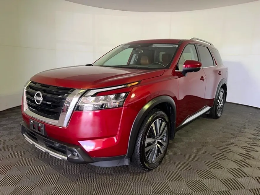 2022 Nissan Pathfinder Platinum photo 1