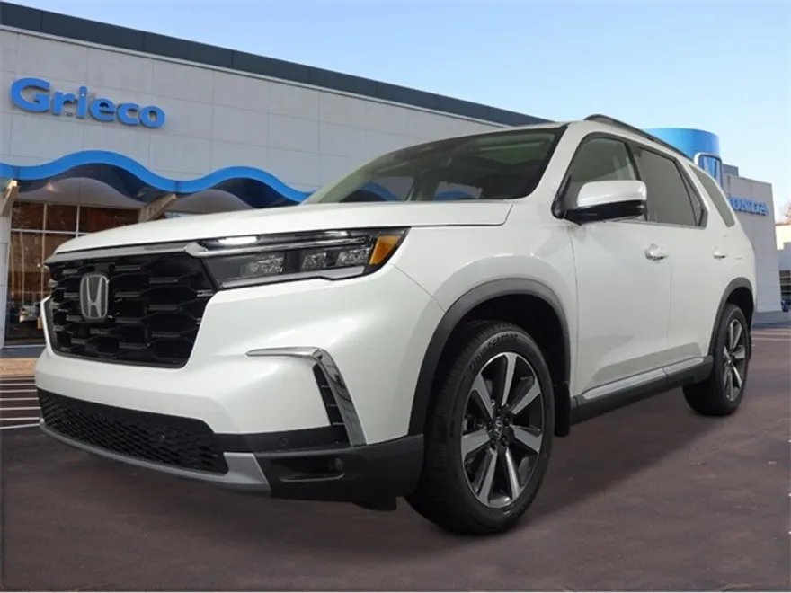 2025 Honda Pilot Touring photo 1