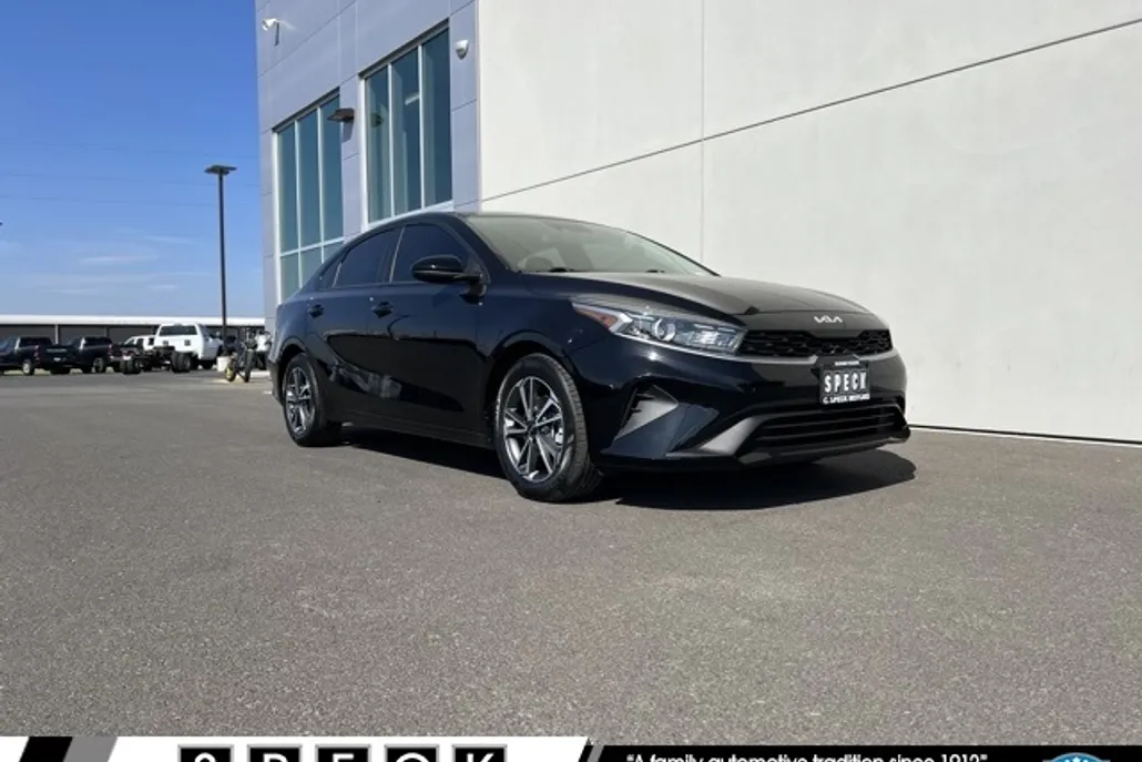 2022 Kia Forte LXS photo 1