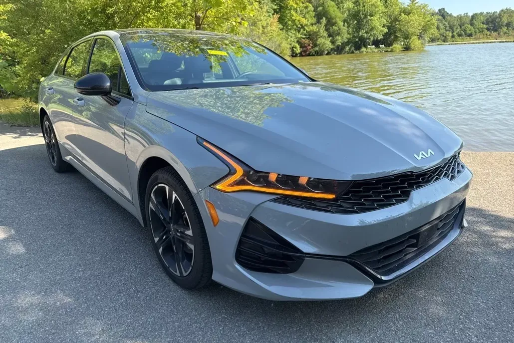2024 Kia K5 GT-Line photo 1