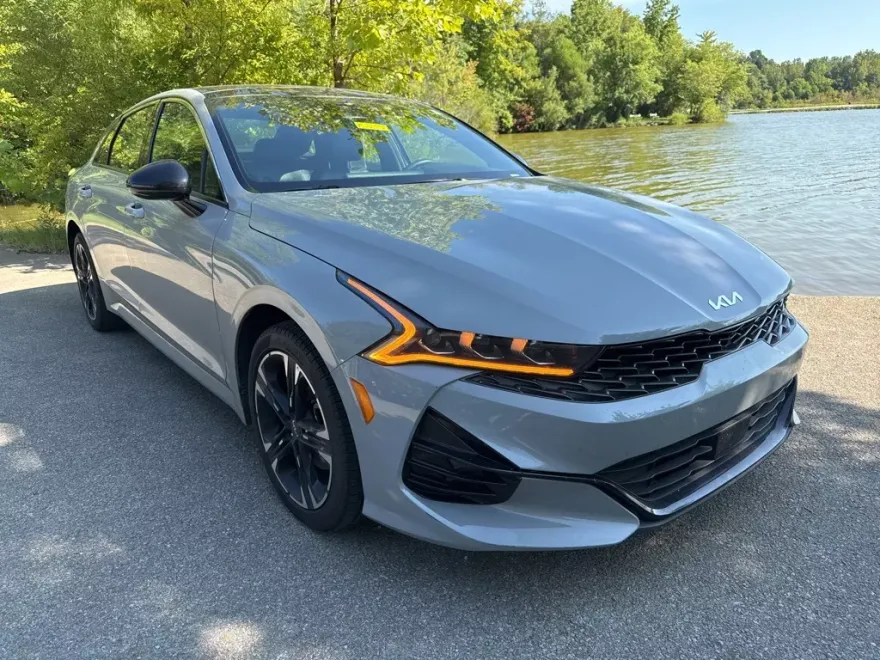 2024 Kia K5 GT-Line photo 1