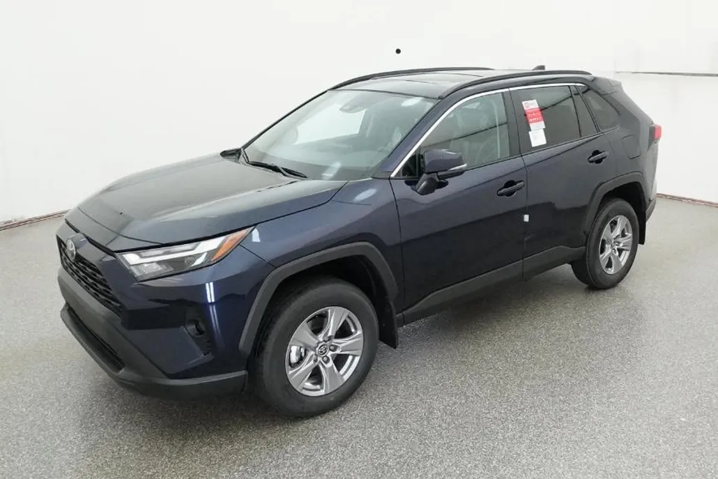 2025 Toyota RAV4 XLE photo 1