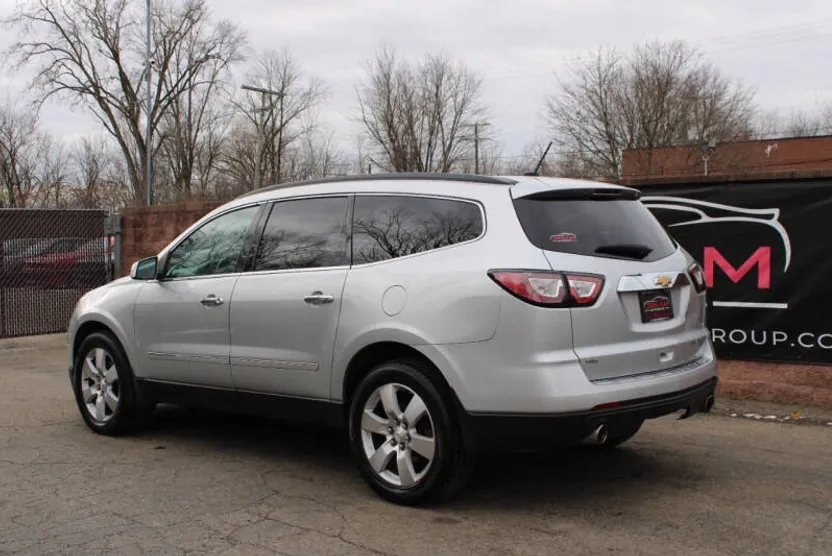 2015 Chevrolet Traverse LTZ photo 1
