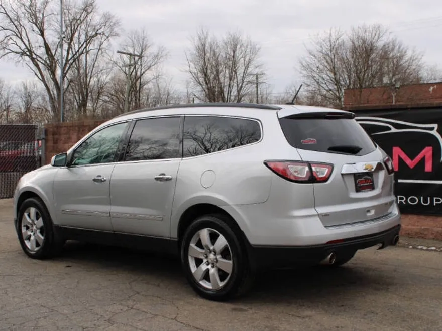 2015 Chevrolet Traverse LTZ photo 1