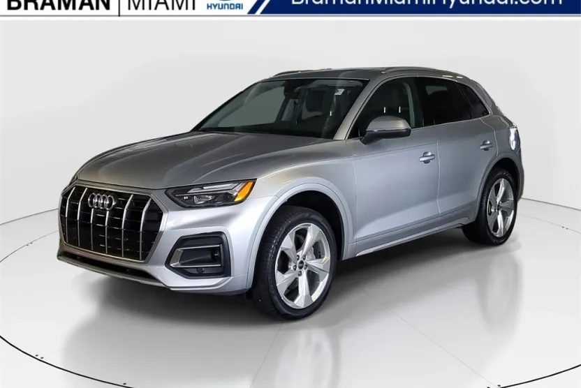 2021 Audi Q5 45 Premium Plus photo 1
