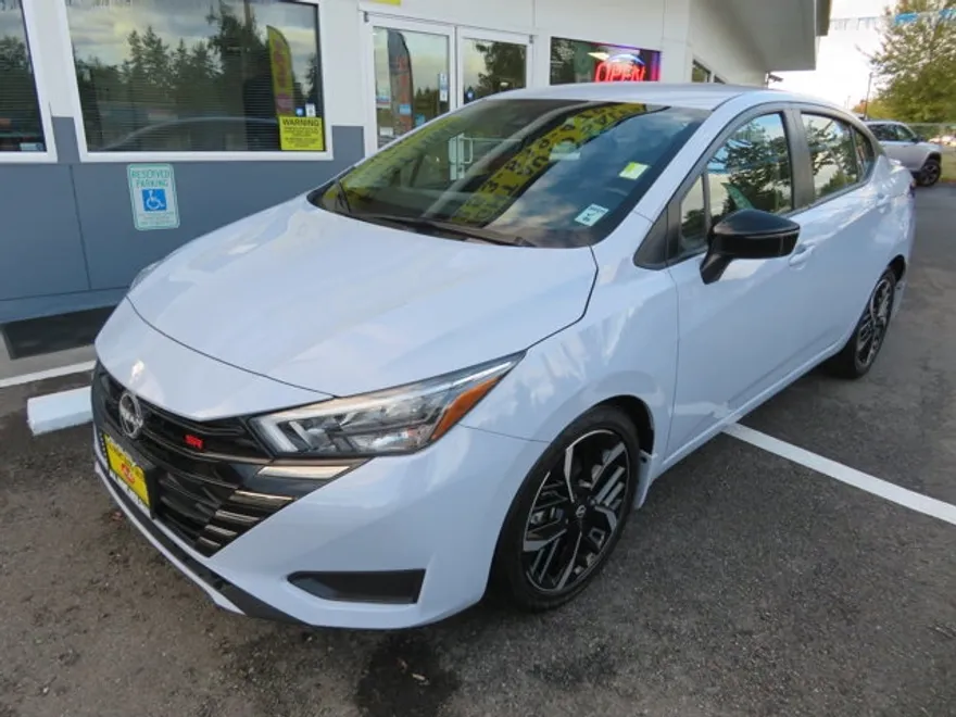 2024 Nissan Versa SR photo 1