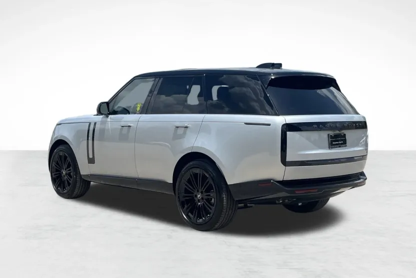 2025 Land Rover Range Rover SE photo 1