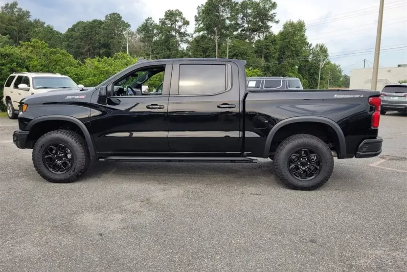 2023 Chevrolet Silverado 1500 ZR2 photo 1