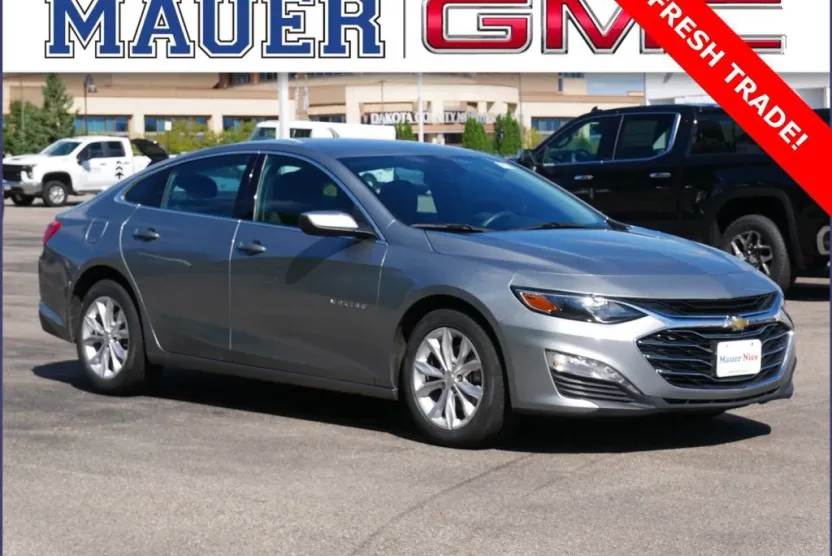 2023 Chevrolet Malibu 1LT photo 1