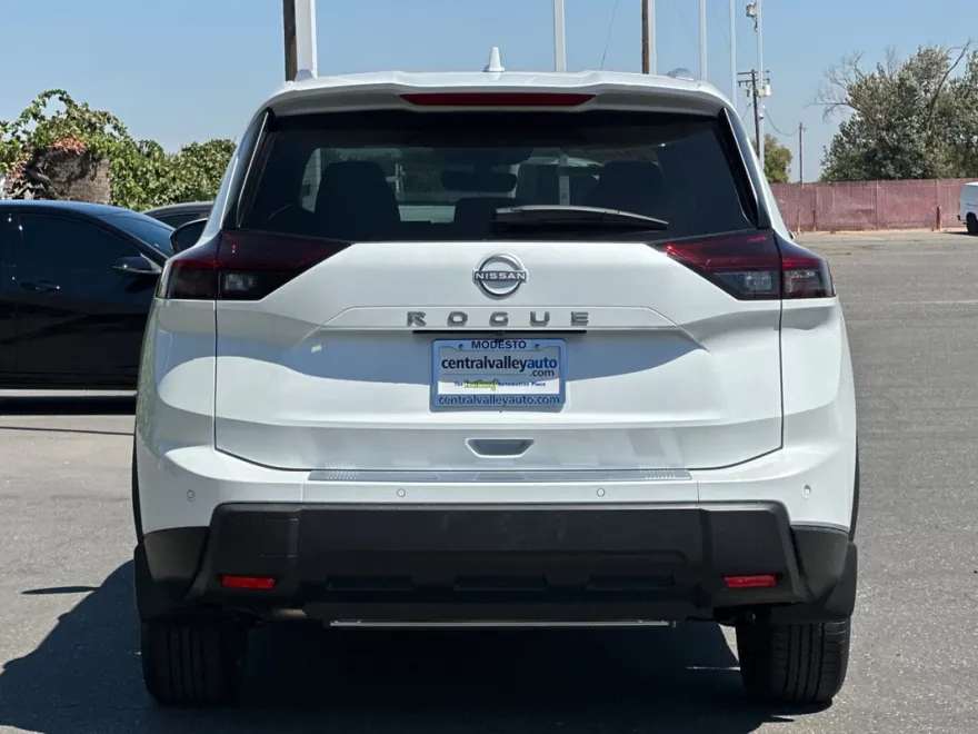 2026 Nissan Rogue SV photo 1