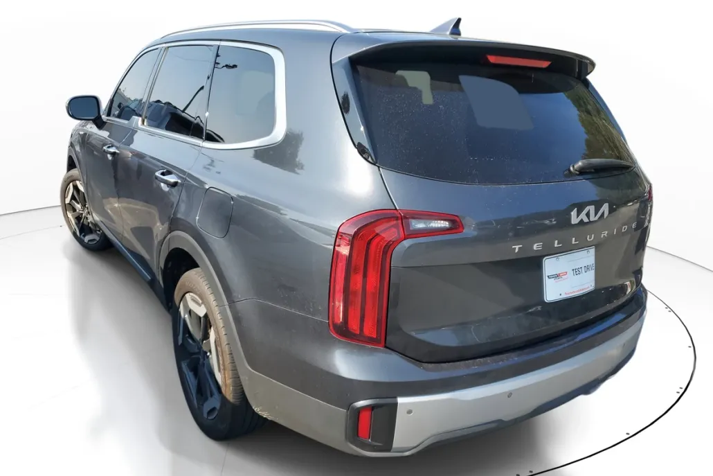 2024 Kia Telluride S photo 1