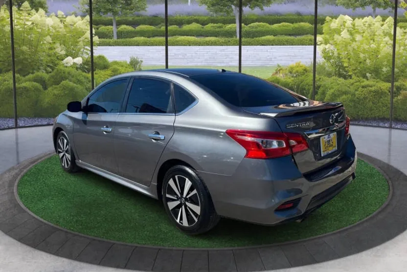 2019 Nissan Sentra SR photo 1