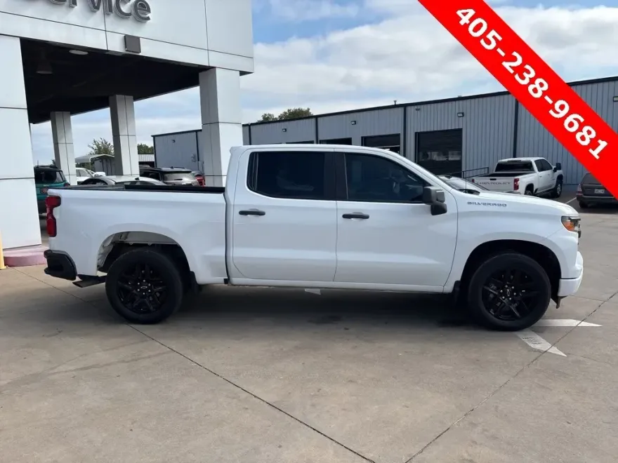 2022 Chevrolet Silverado 1500 Custom photo 1