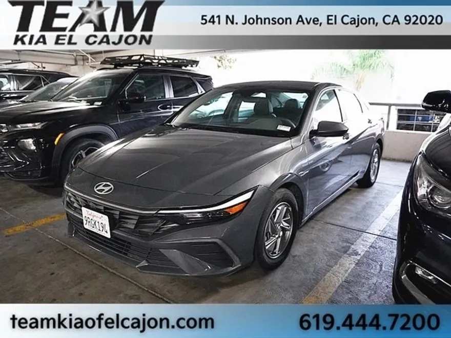 2024 Hyundai Elantra SE photo 1