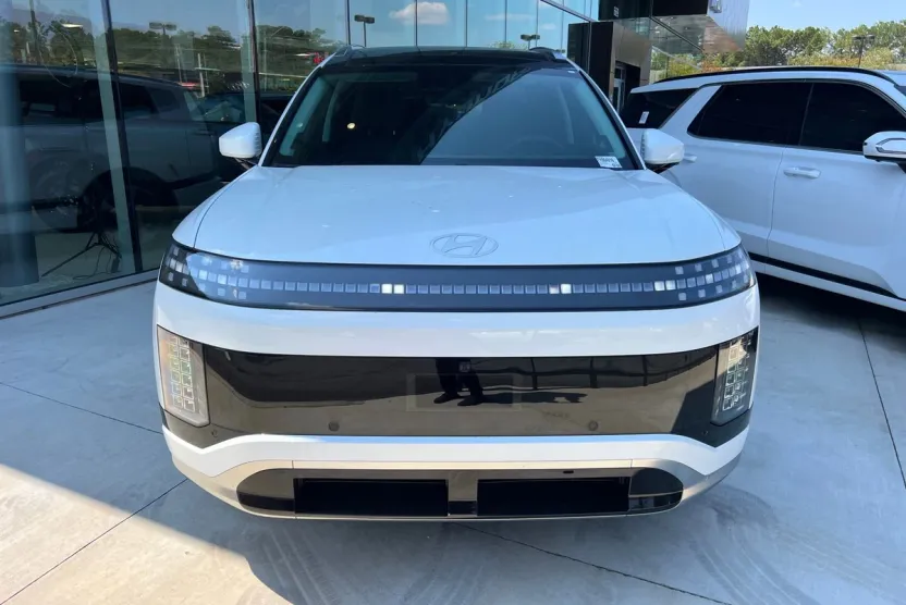 2026 Hyundai Ioniq photo 1