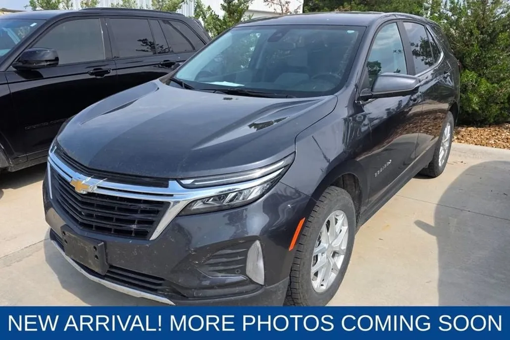 2022 Chevrolet Equinox LT photo 1