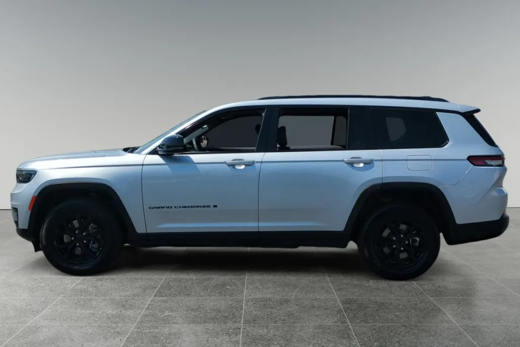 2024 Jeep Grand Cherokee Altitude photo 1