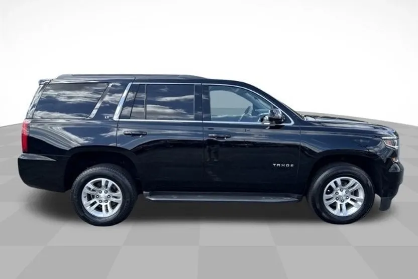 2020 Chevrolet Tahoe LT photo 1