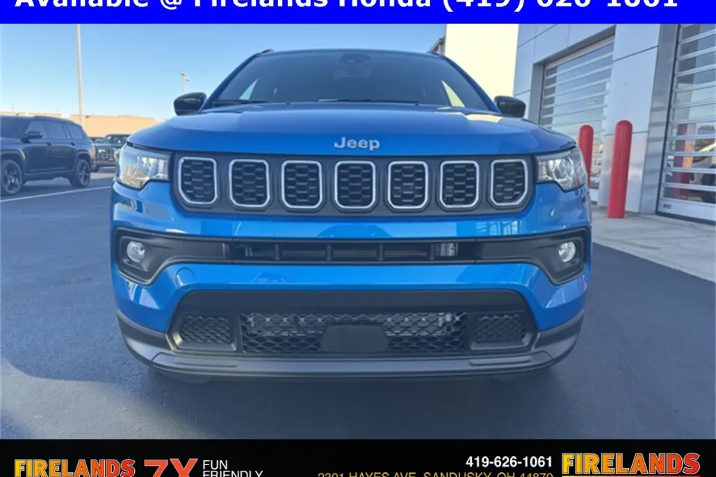 2024 Jeep Compass Latitude Lux photo 1