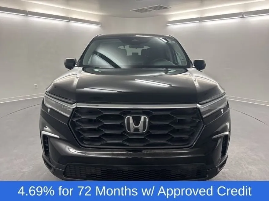 2023 Honda Pilot LX photo 1