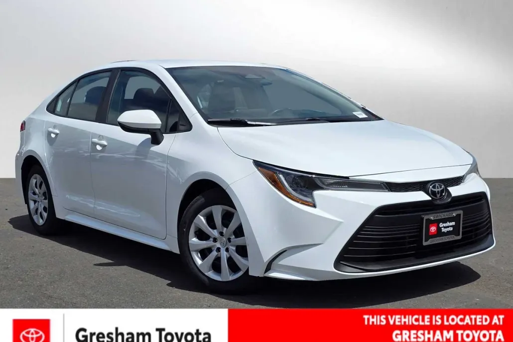 2023 Toyota Corolla LE photo 1