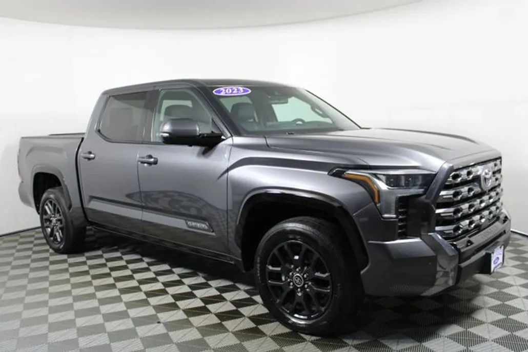 2023 Toyota Tundra Platinum photo 1