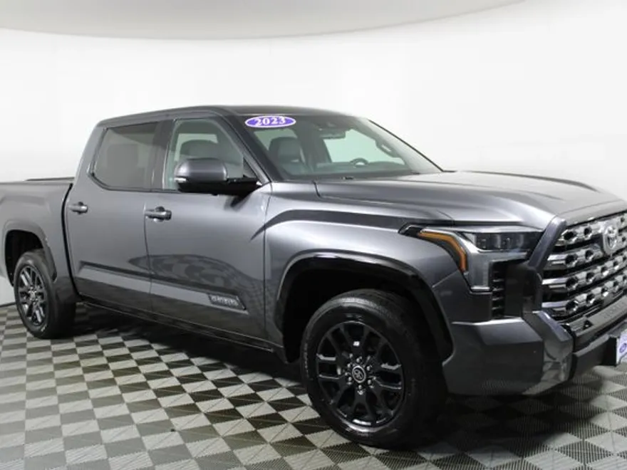 2023 Toyota Tundra Platinum photo 1