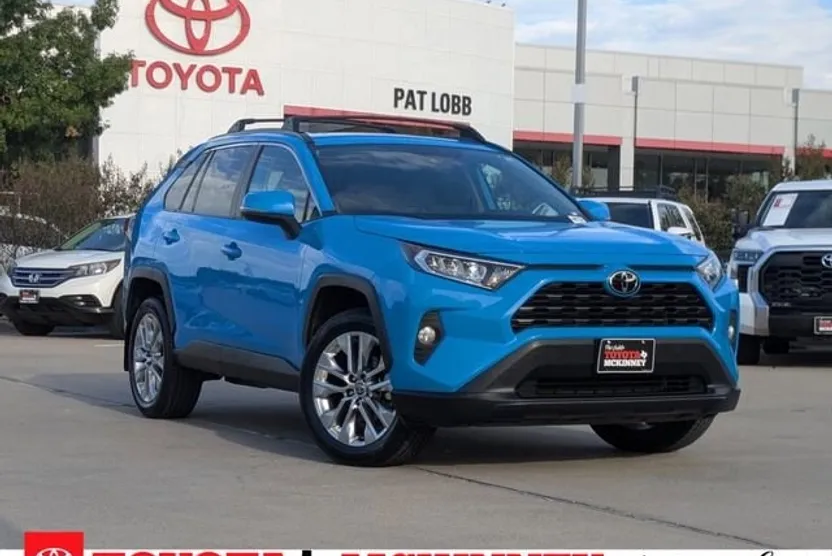 2021 Toyota RAV4 XLE Premium photo 1