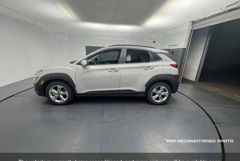 2023 Hyundai Kona SEL photo 1